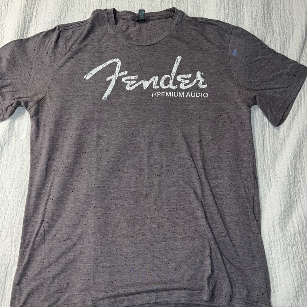 Large Fender shirt